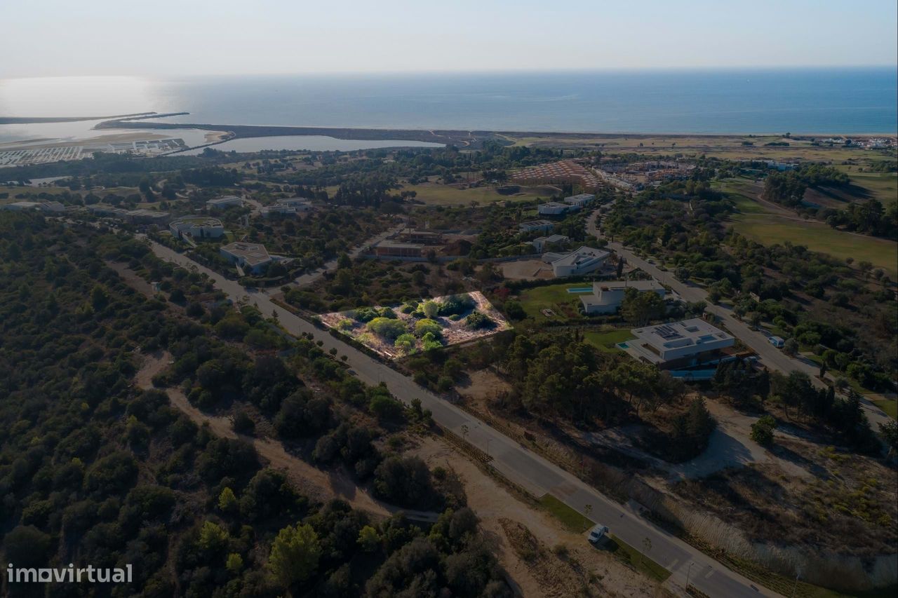 3183m² Land in Odiaxere, Portugal No. 151895