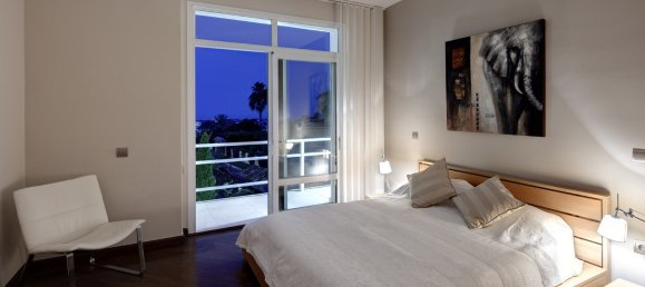 5 bedrooms Villa in La Quinta, Spain No. 4807 16