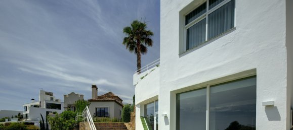 5 bedrooms Villa in La Quinta, Spain No. 4807 3