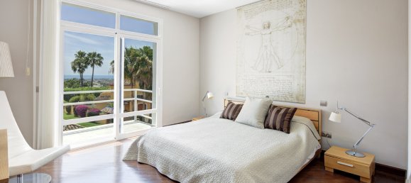 5 bedrooms Villa in La Quinta, Spain No. 4807 13