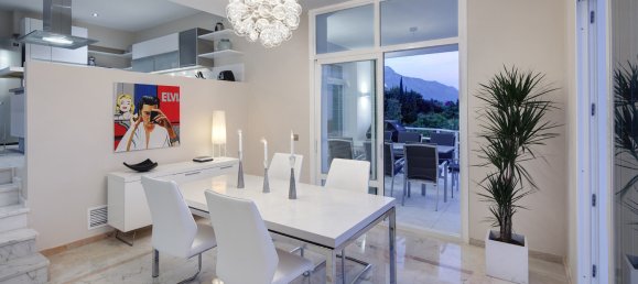 5 bedrooms Villa in La Quinta, Spain No. 4807 11