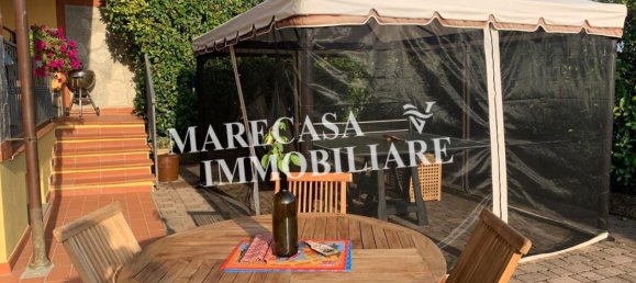 4 bedrooms House in Castelnuovo Magra, Italy No. 94417 12