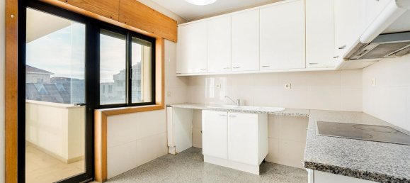 4 chambres Appartement à Porto, Portugal No. 144605 12