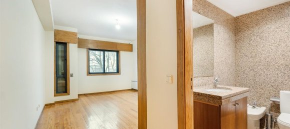 4 chambres Appartement à Porto, Portugal No. 144605 19