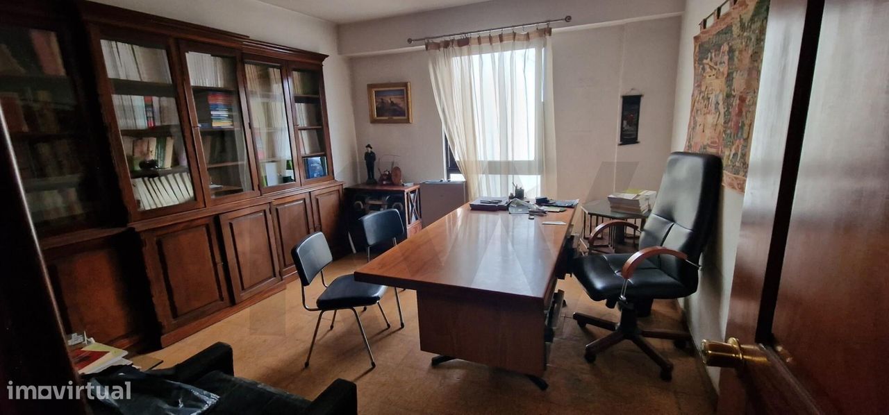 49m² Office in Funchal, Portugal No. 214047