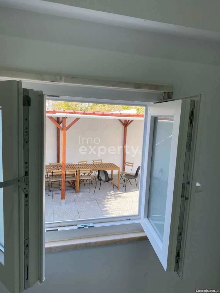 6 bedrooms House in Lisbon, Portugal No. 132798