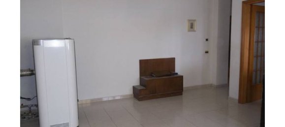 Квартира с 5 комнатами в Потенца, Италия № 255134 2