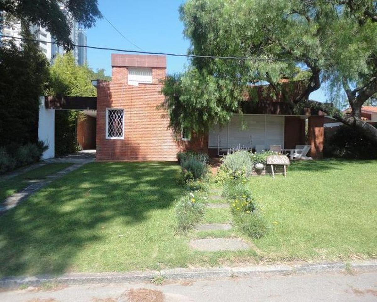 4 bedrooms House in Maldonado, Uruguay No. 1100