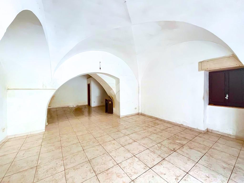 1-salle Entrepôt à San Severo, Italy No. 81693