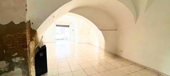 1-salle Entrepôt à San Severo, Italy No. 81693 9