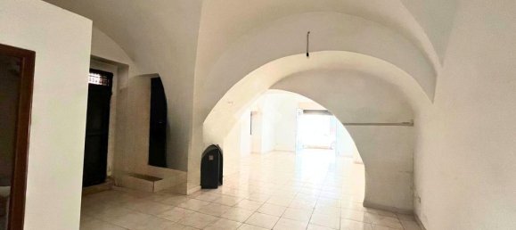 1-salle Entrepôt à San Severo, Italy No. 81693 5