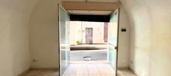 1-salle Entrepôt à San Severo, Italy No. 81693 7