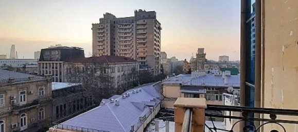 4 Schlafzimmer Wohnung in Baku, Azerbaijan, Nr. 309 3