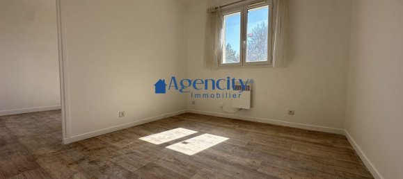 2 bedrooms House in Torcy, France No. 285976 7