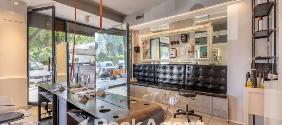 2 rooms Commercial property in Rome, Italy No. 290306 8