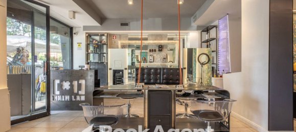 2 rooms Commercial property in Rome, Italy No. 290306 6