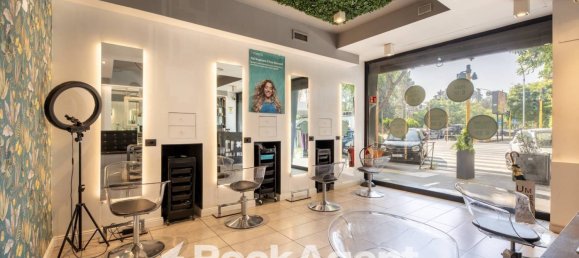 2 rooms Commercial property in Rome, Italy No. 290306 2