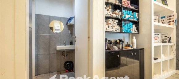 2 rooms Commercial property in Rome, Italy No. 290306 15