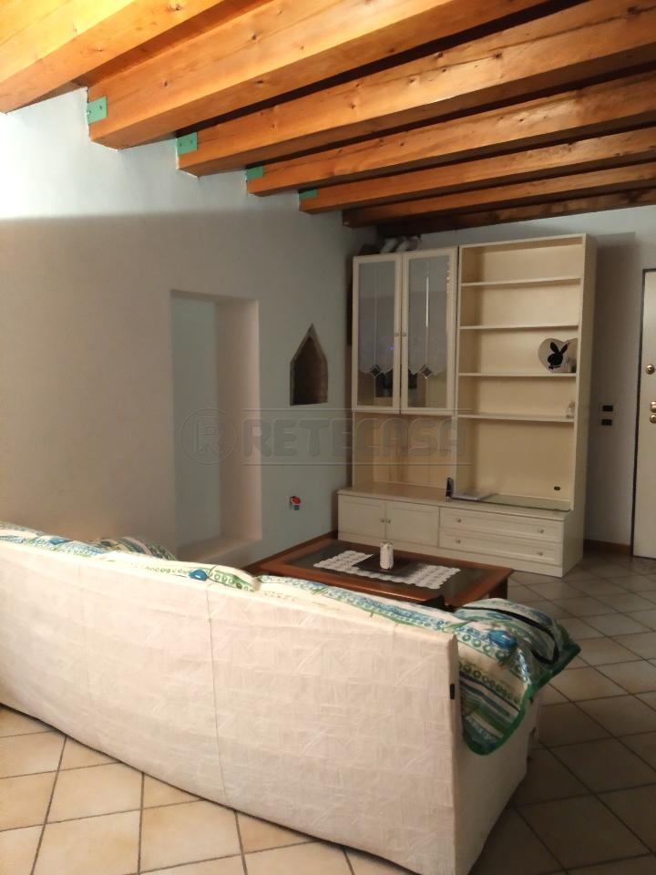 Apartamento de 2 habitaciónes en Vicenza, Italy No. 179396