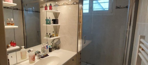 Casa de 3 dormitorios en Checy, France No. 226035 5