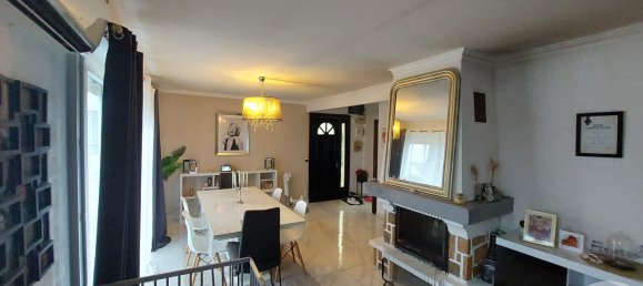 Casa de 3 dormitorios en Checy, France No. 226035 3