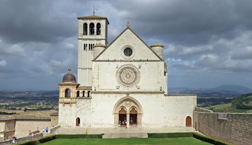 2-Zimmer Gewerbliche Immobilie in Assisi, Italy, Nr. 82557