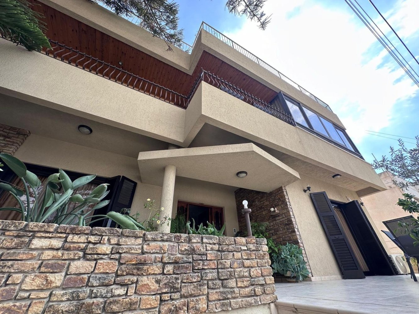 7 bedrooms Villa in Limassol, Cyprus No. 33049