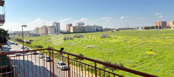 Квартира с 4 комнатами в Бари, Италия № 23695 7