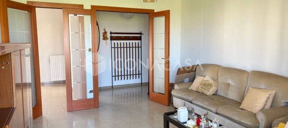 Квартира с 4 комнатами в Бари, Италия № 23695 4