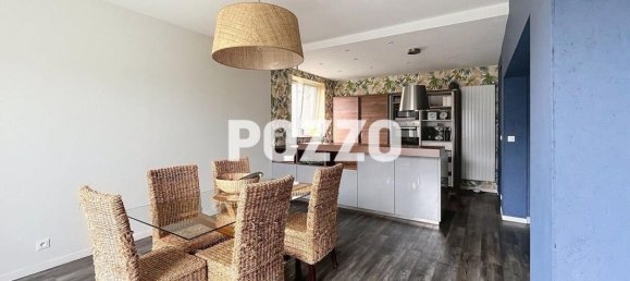 Casa de 3 dormitorios en Saint-Lo, France No. 356232 2