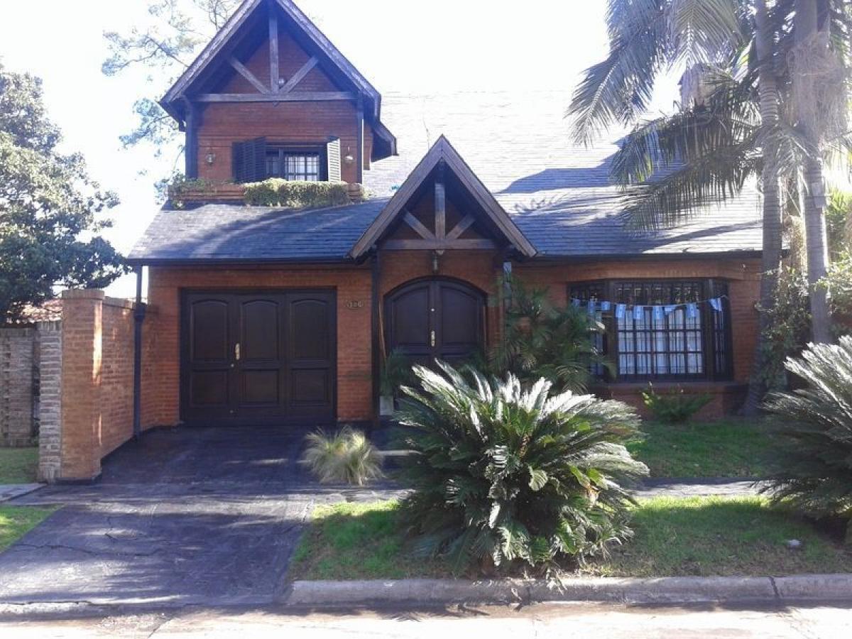 4 غرف نوم منزل في Moron, Argentina رقم 15578