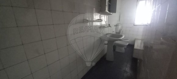 9 bedrooms Building in Lisbon, Portugal No. 102627 4