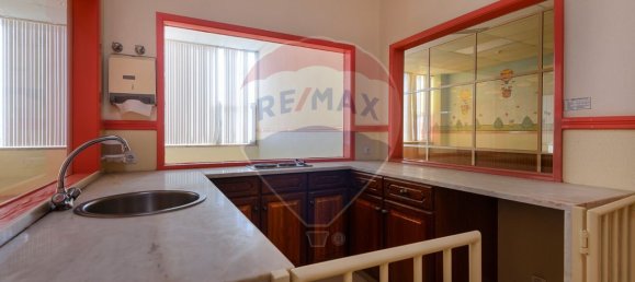 1158m² Commercial property in Cascais, Portugal No. 76535 28