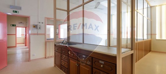 1158m² Commercial property in Cascais, Portugal No. 76535 30