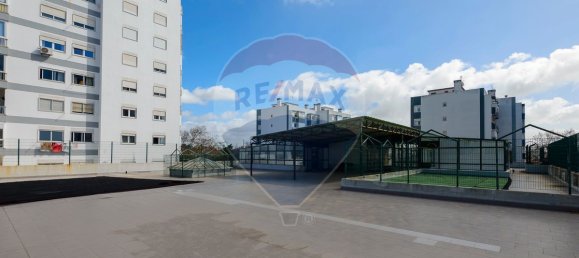 1158m² Commercial property in Cascais, Portugal No. 76535 5