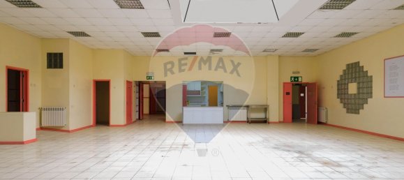 1158m² Commercial property in Cascais, Portugal No. 76535 10