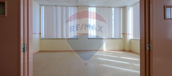 1158m² Commercial property in Cascais, Portugal No. 76535 32