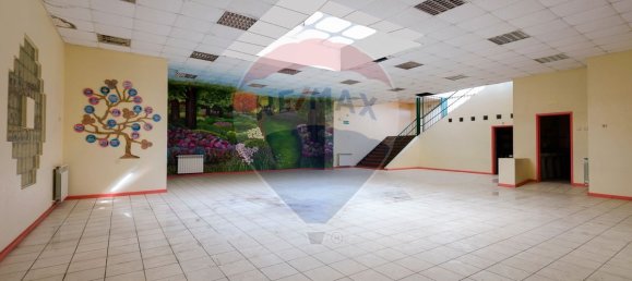 1158m² Commercial property in Cascais, Portugal No. 76535 11