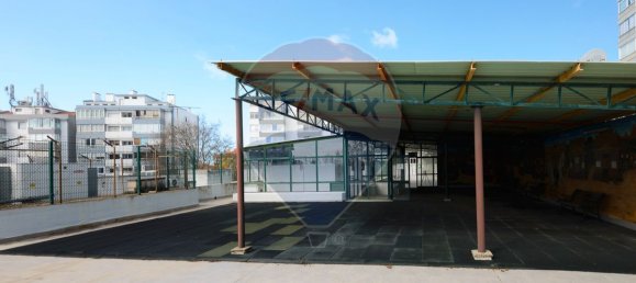 1158m² Commercial property in Cascais, Portugal No. 76535 42