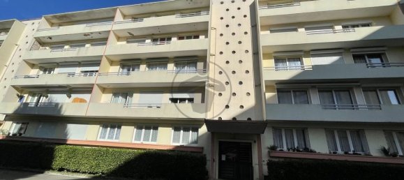 Apartamento de 3 dormitorios en Saint-Quentin, France No. 210613 9