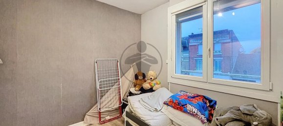 Apartamento de 3 dormitorios en Saint-Quentin, France No. 210613 5