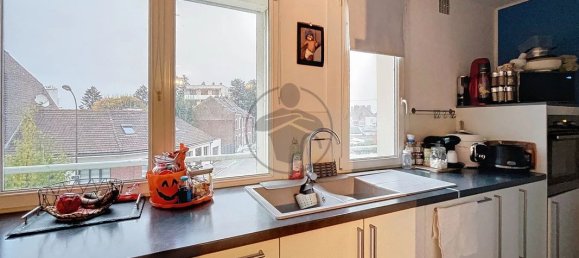 Apartamento de 3 dormitorios en Saint-Quentin, France No. 210613 4