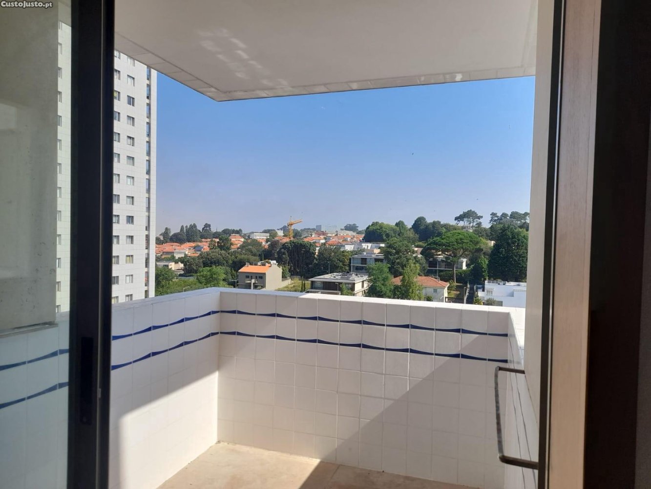 3 bedrooms Apartment in Porto, Portugal No. 219523