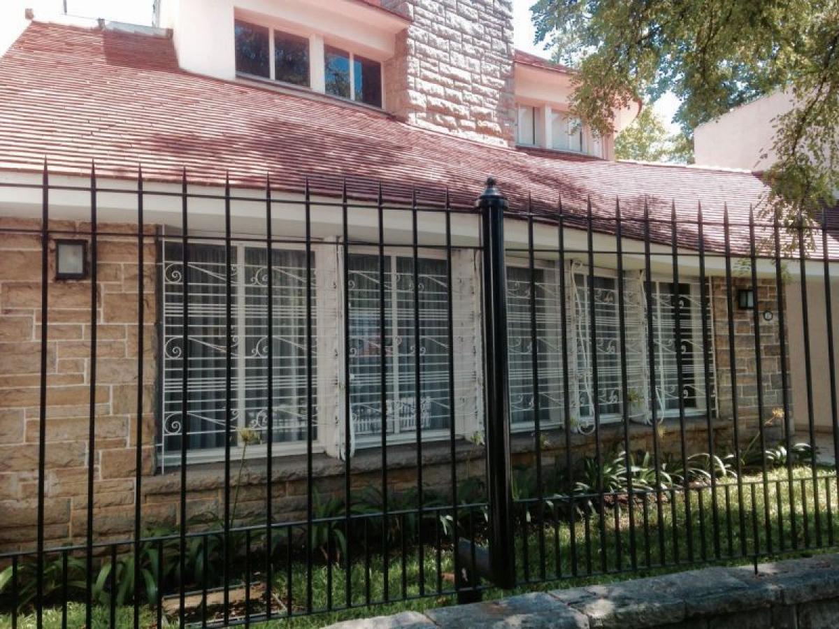 3 bedrooms House in Almirante Brown, Argentina No. 90571