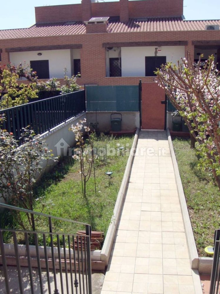 3 bedrooms House in Rome, Italy No. 201283