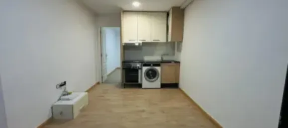 Apartamento de 2 dormitorios en Madrid, Spain No. 137255 3