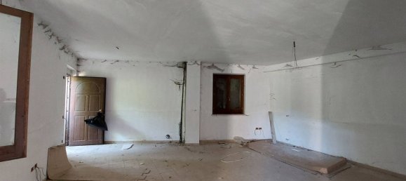 4 rooms House in Nocera Umbra, Italy No. 83590 8