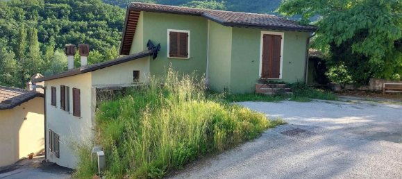 4 rooms House in Nocera Umbra, Italy No. 83590 7