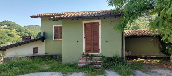 4 rooms House in Nocera Umbra, Italy No. 83590 5