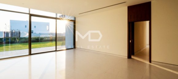 Вилла с 6 спальнями в Абу-Даби, ОАЭ № 47597 2